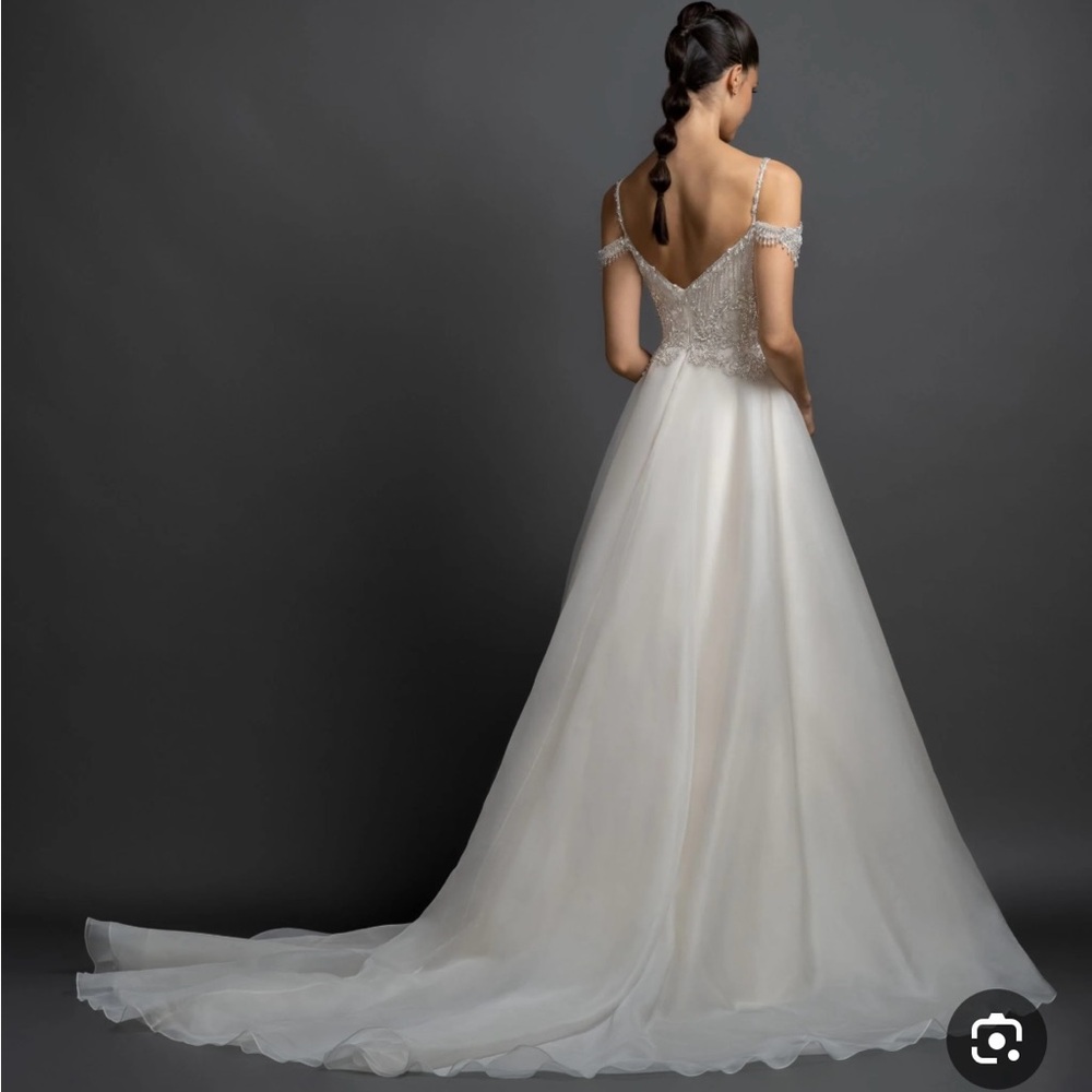 ‏Lazaro Juliet wedding dress